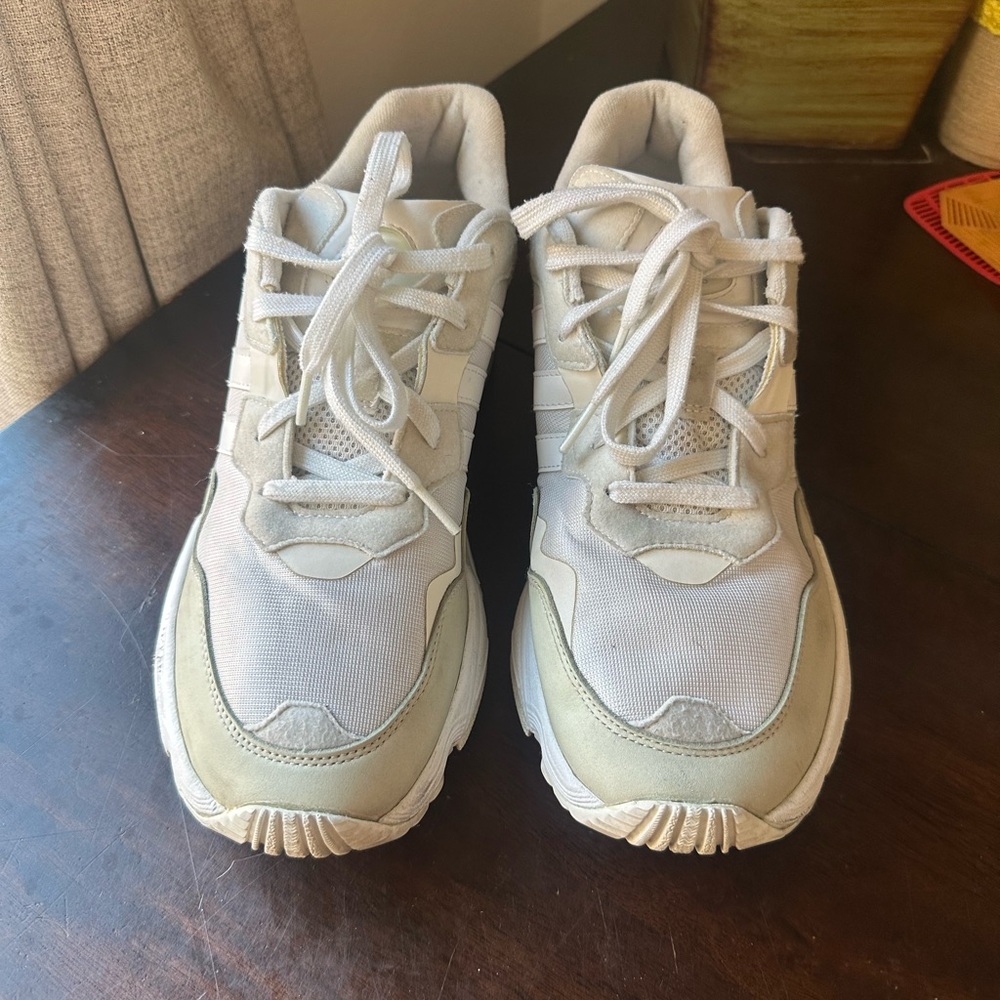 adidas Men's White and Beige Retro Runner Sneakers